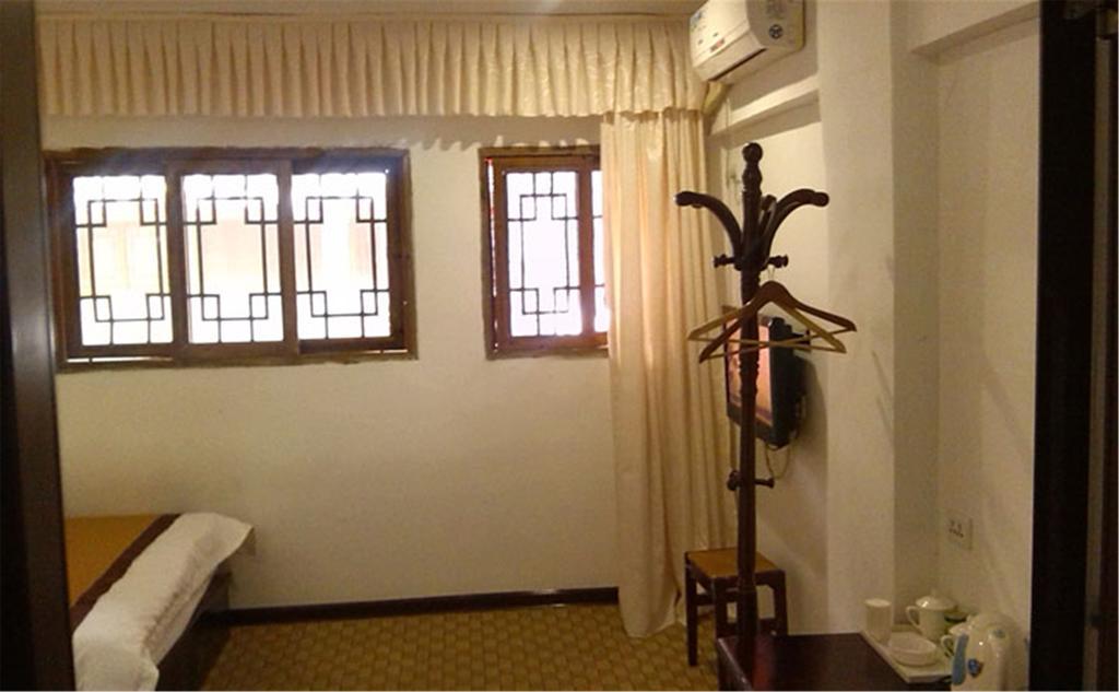 Wudangshan Yinjie Holiday Hotel Danjiangkou Phòng bức ảnh